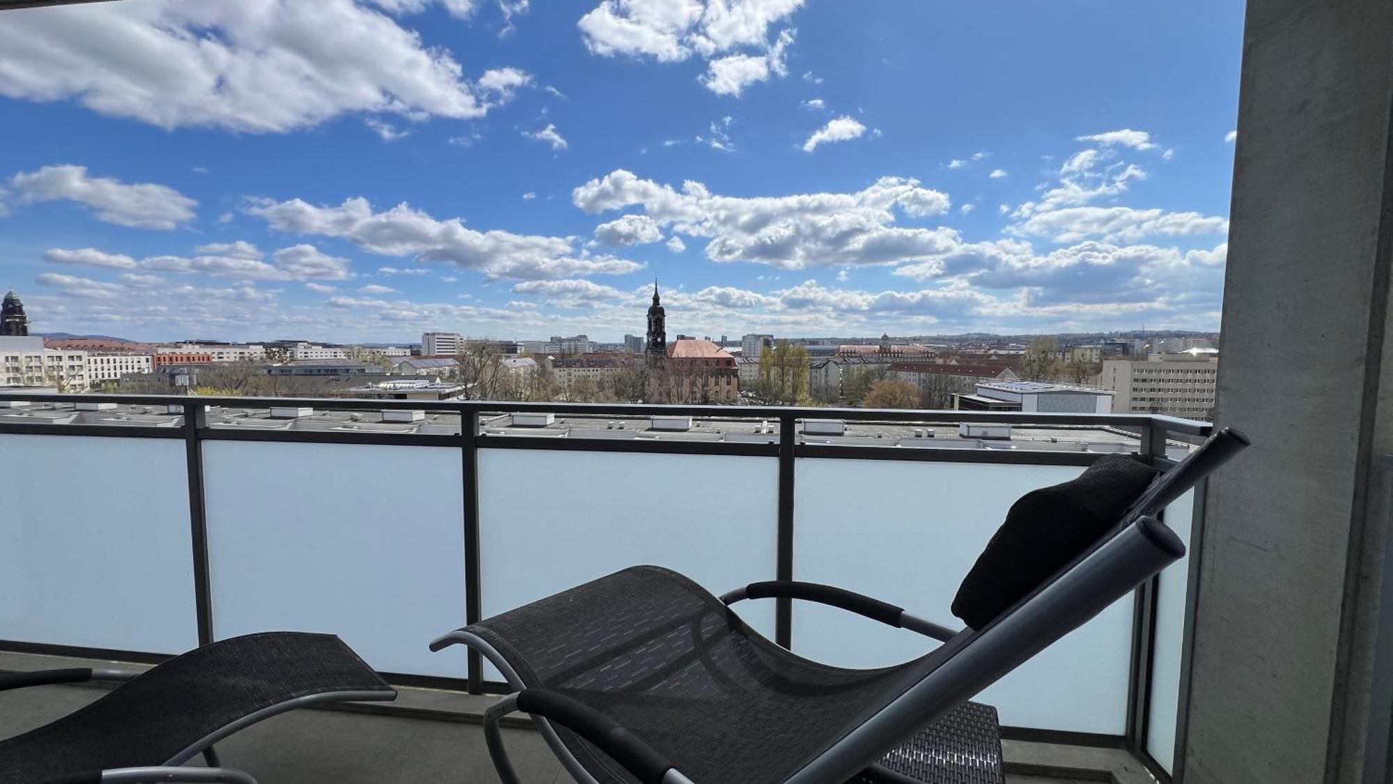 Apartment Mit Penthouse Charakter In Drážďany Exteriér fotografie